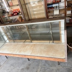 ガラスショーケース　木製　3段　レトロ　の画像