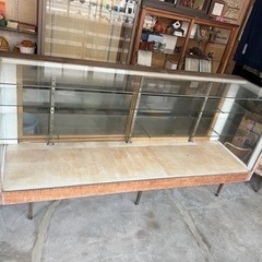 ガラスショーケース　木製　3段　レトロ　の画像