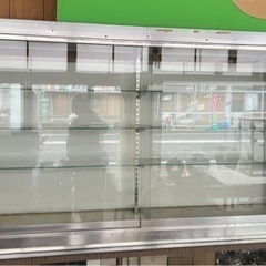 ガラスショーケース　シルバー　4段　レトロ　横長ケースの画像