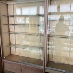 ガラスショーケース　戸棚付き　5段　木製　レトロ　戸棚の画像