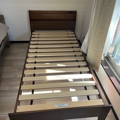ニトリ　シングルベッド　ブラウン