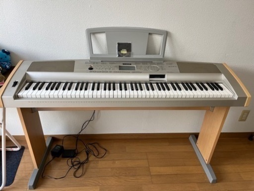 電子ピアノ