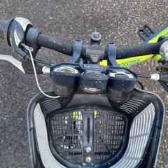 小学校低学年男の子自転車の画像