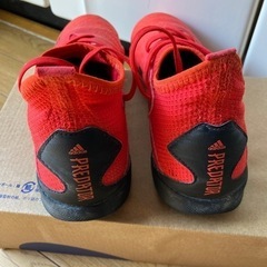 adidas 22cm スパイクの画像