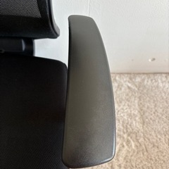 オカムラ（okamura）　オフィスチェア　肘付きの画像