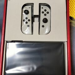 【2月28日まで】Nintendo Switch（有機ELモデル）ホワイト新品未使用品の画像