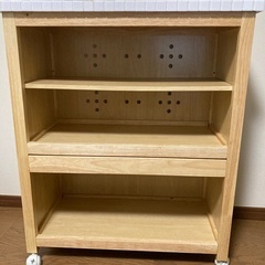 キャスター付きキッチンキャビネット