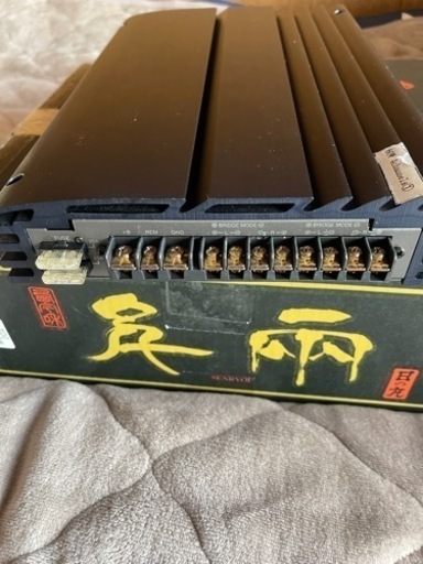 自動車用パワーアンプ　60W4チャンネル