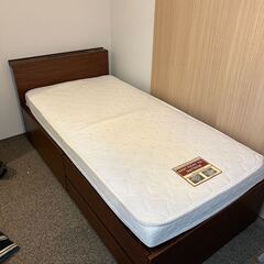 【引取り希望（至急！）】ニトリ　シングルベッド（マットつき）