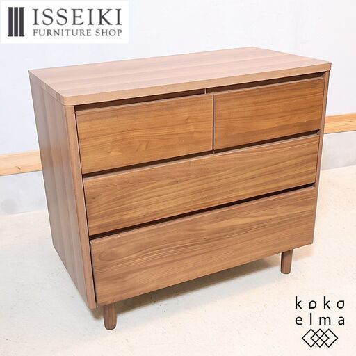 ISSEIKI(一生紀)のMUSE(ミューズ)シリーズ ローチェストです。無駄を省いたフラットで機能的なフォルムと落ち着きのある色合いが魅力のリビングボードは北欧風やナチュラルテイストにオススメ♪