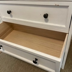 アンティーク調のタンスの画像