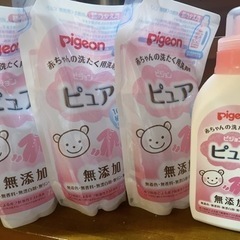 ベビーシャンプーとベビー衣類洗剤の画像
