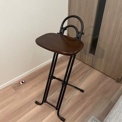 折り畳み椅子（高さ調整可能）の画像