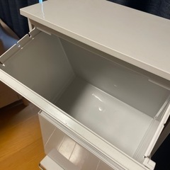 すっきり収まる薄型ワイドペダルペール（2段40リットル）の画像