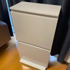 すっきり収まる薄型ワイドペダルペール（2段40リットル）