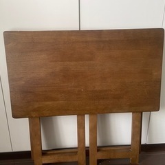 折り畳み机の画像