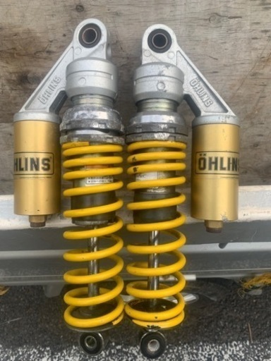 オーリンズ　バイクサスペンション　XJR取り外し