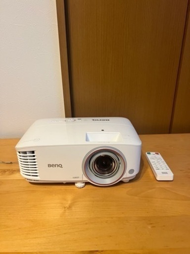 プロジェクター　BenQ TH671ST