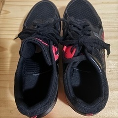 asics 陸上競技用スパイクシューズの画像
