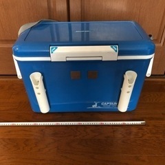 釣りクーラーボックス(ロッドホルダー2個付き)52センチ