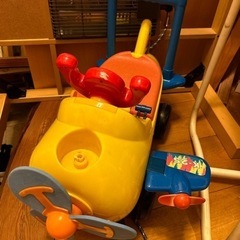 乗り物オモチャ