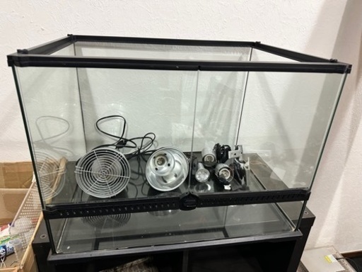 爬虫類ケージとその他