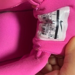 女性スニーカーですの画像