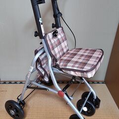【未使用】カインズ・アルミ製コンパクトシルバーカー