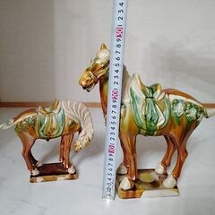 馬の親子の飾り物の画像