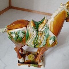 馬の親子の飾り物の画像