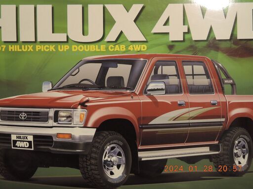 アオシマ　トヨタハイラックス４WD