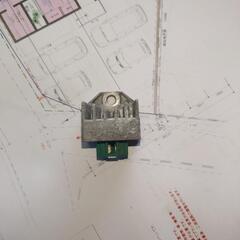 v100 レギュレーターの画像