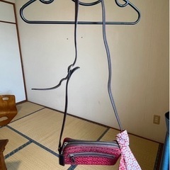 〖取引決定〗COACH(コーチ)  ショルダーバッグ赤　リボン付き　ミニシグネイチャー柄の画像