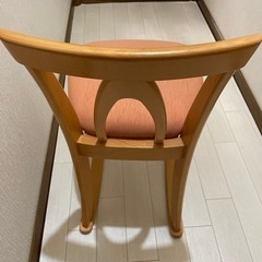 ドレッサーの椅子の画像