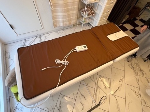 早い者勝ち！電動エステベッド＆備品一式！