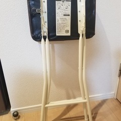 折りたたみスツールの画像