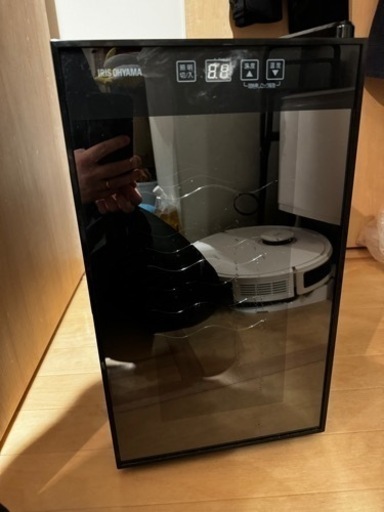 アイリスオーヤマ ワインセラー 8本収納 25L 8~18℃ ペルチェ式 庫内LED 小型 PWC-251P-B