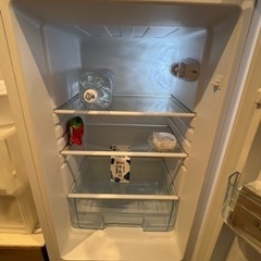 スリムな中型冷蔵、冷凍庫。の画像