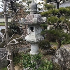 日本庭園 大きな 灯篭 灯籠 燈籠 ガーデニング 日本家屋 庭師  重いので手伝いますの画像