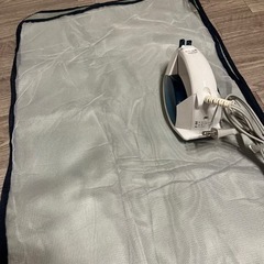 【美品】TOSHIBA スチームアイロンの画像