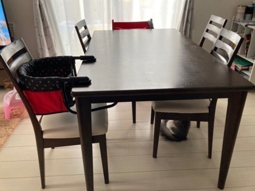 ダイニングテーブル