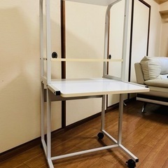 パソコンデスクの画像