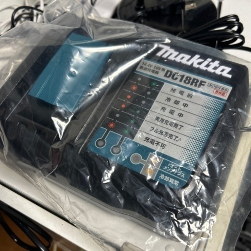 マキタ充電器新品。