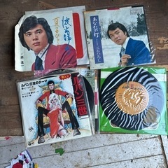 超レトロ 昔のレコード 50枚以上ありそう‼️