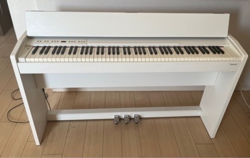 中古　電子ピアノRolandローランド　F-130R-WH　