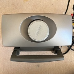 シャープ液晶プロジェクターXV-C1 とスクリーンXU-SG60の画像