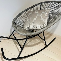 【！価格交渉可能！】ロッキングチェア(クッション付き)の画像