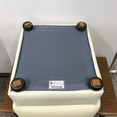 O2402-295 アサヒ スツール 33号 ホワイト 汚れあり 中古の画像