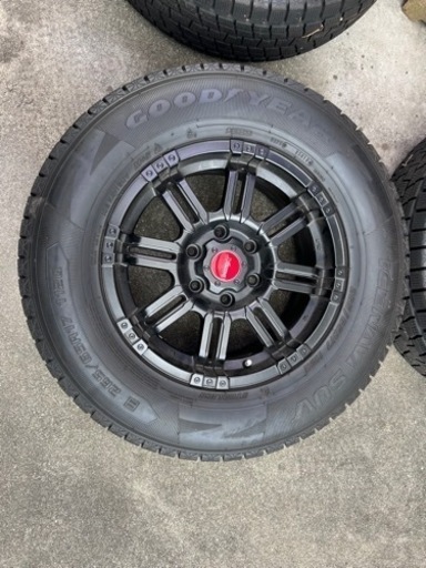 スタッドレスタイヤ　グッドイヤー　アイスナビsuv 265/65r17