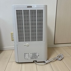 【1,000円！引き取りに来ていただける方限定】SHARP 衣類乾燥除湿機　2016年製　CV-F120の画像
